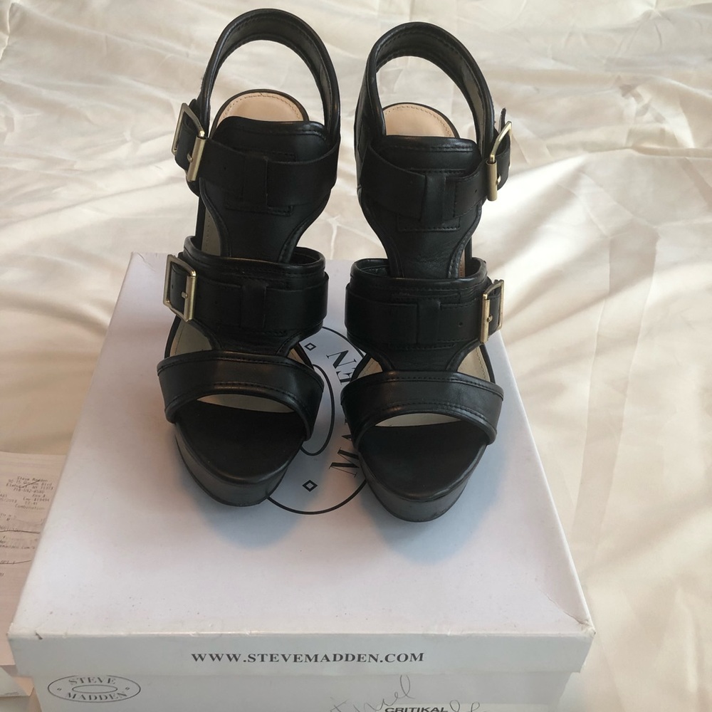 Steve Madden Critikal black leather heels